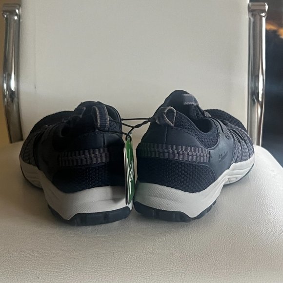 Skechers Luxe Foam Relaxed Foam Slip On Shoes - Picture 2 of 5